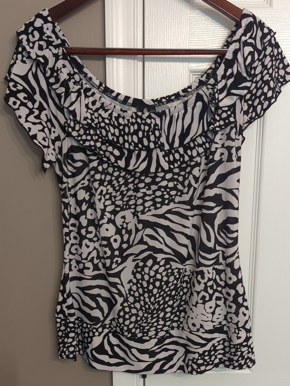 Black & White Abstract Botanical Animal Print Women's Off-Shoulder Top Retro
